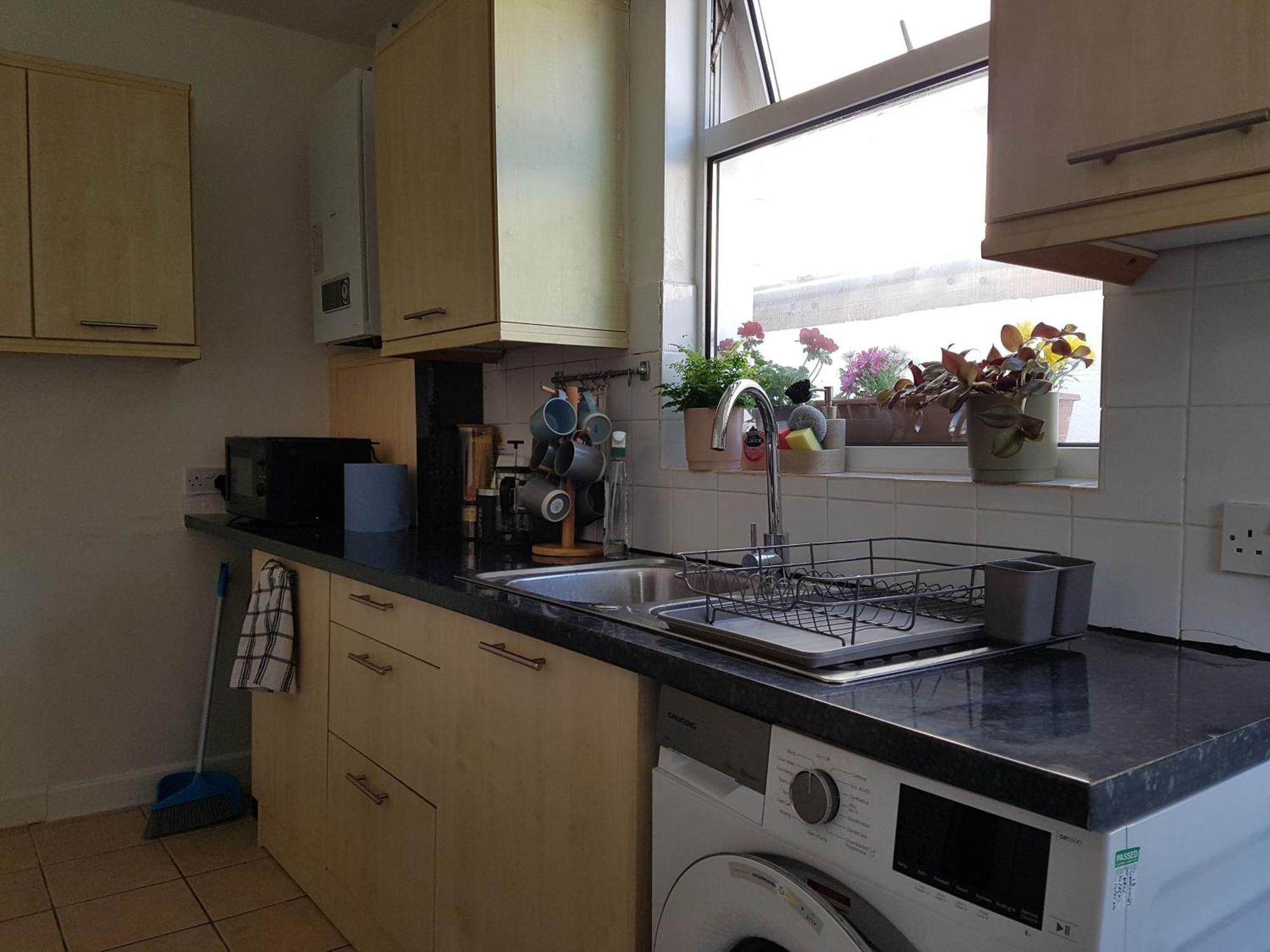 House Near Centre 3 Bedrooms *