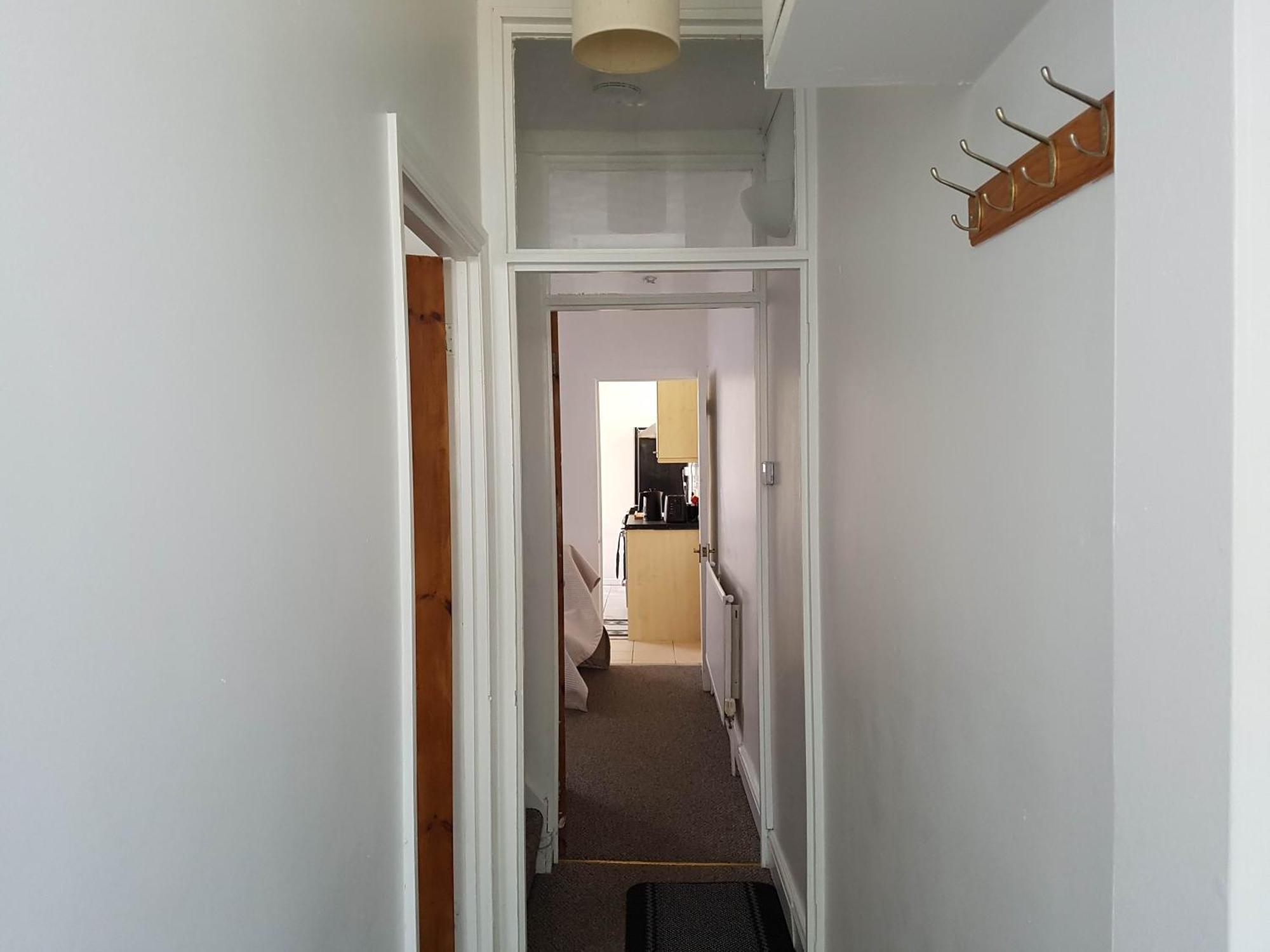 House Near Centre 3 Bedrooms Apartment *